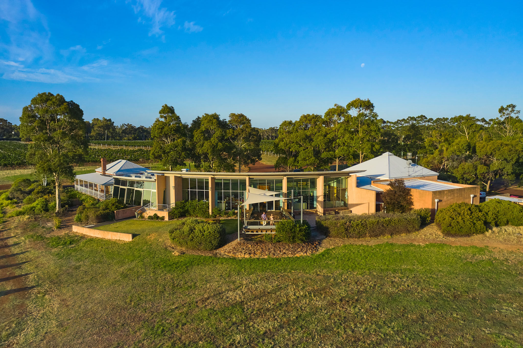 Aerial photo of the exterior of Evans & Tate cellar door in summer. Credit Tim Campbell