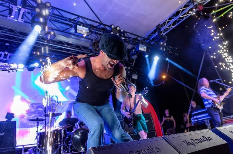 Settlers Tavern NYE23 Party - with The ACDC Experience