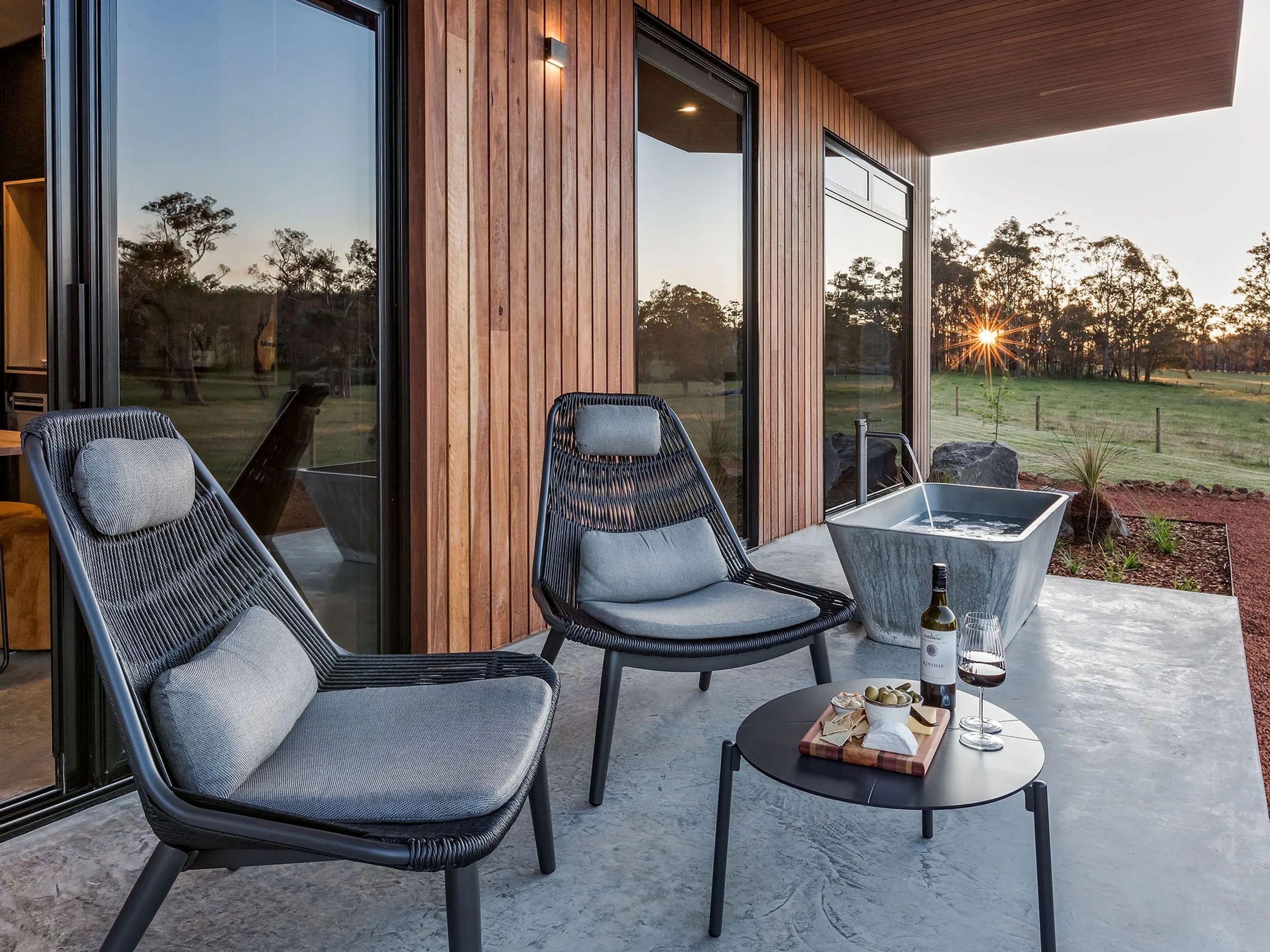 8 Paddocks alfresco