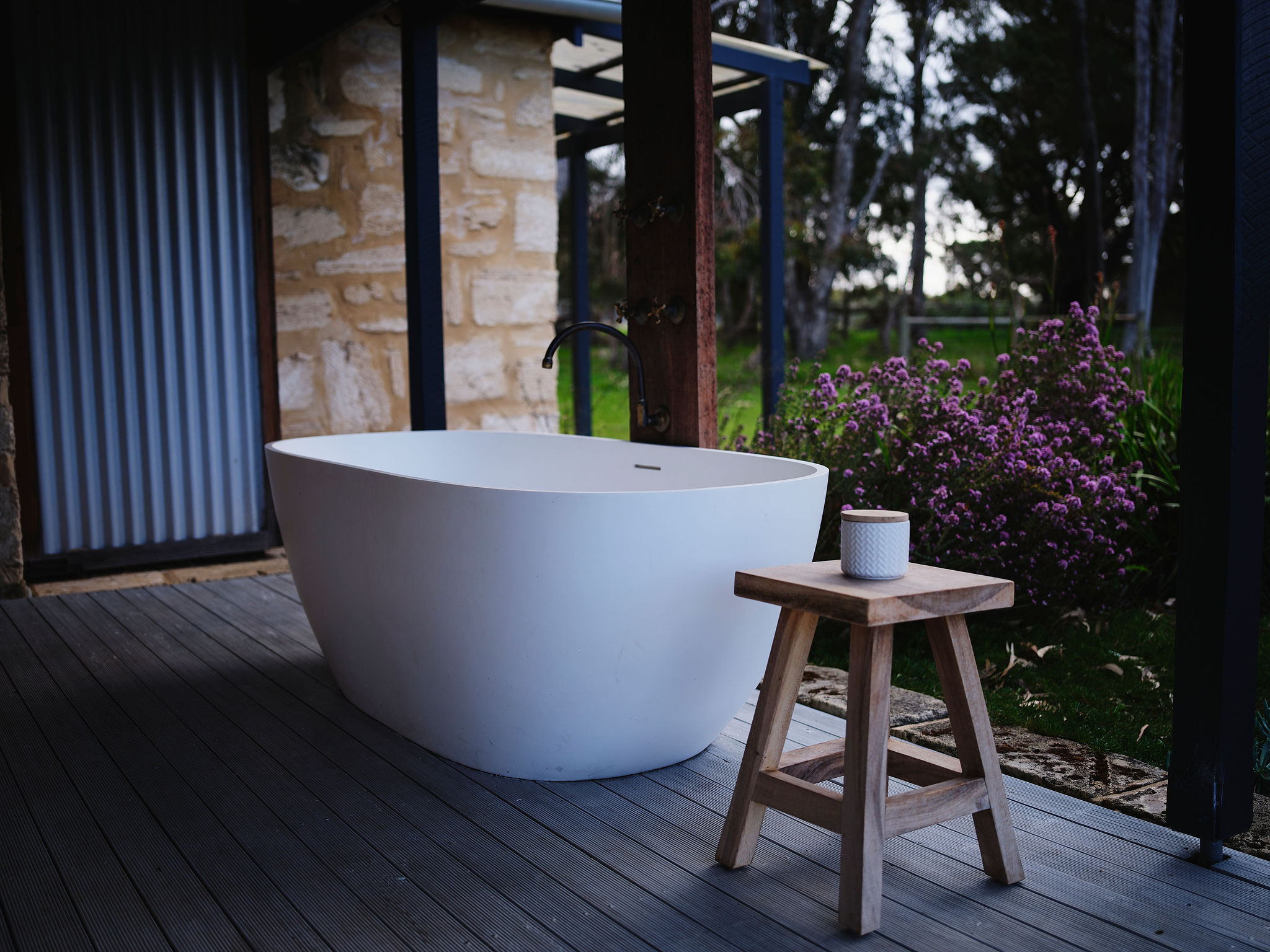Burnside Organic Farm outdoor bath