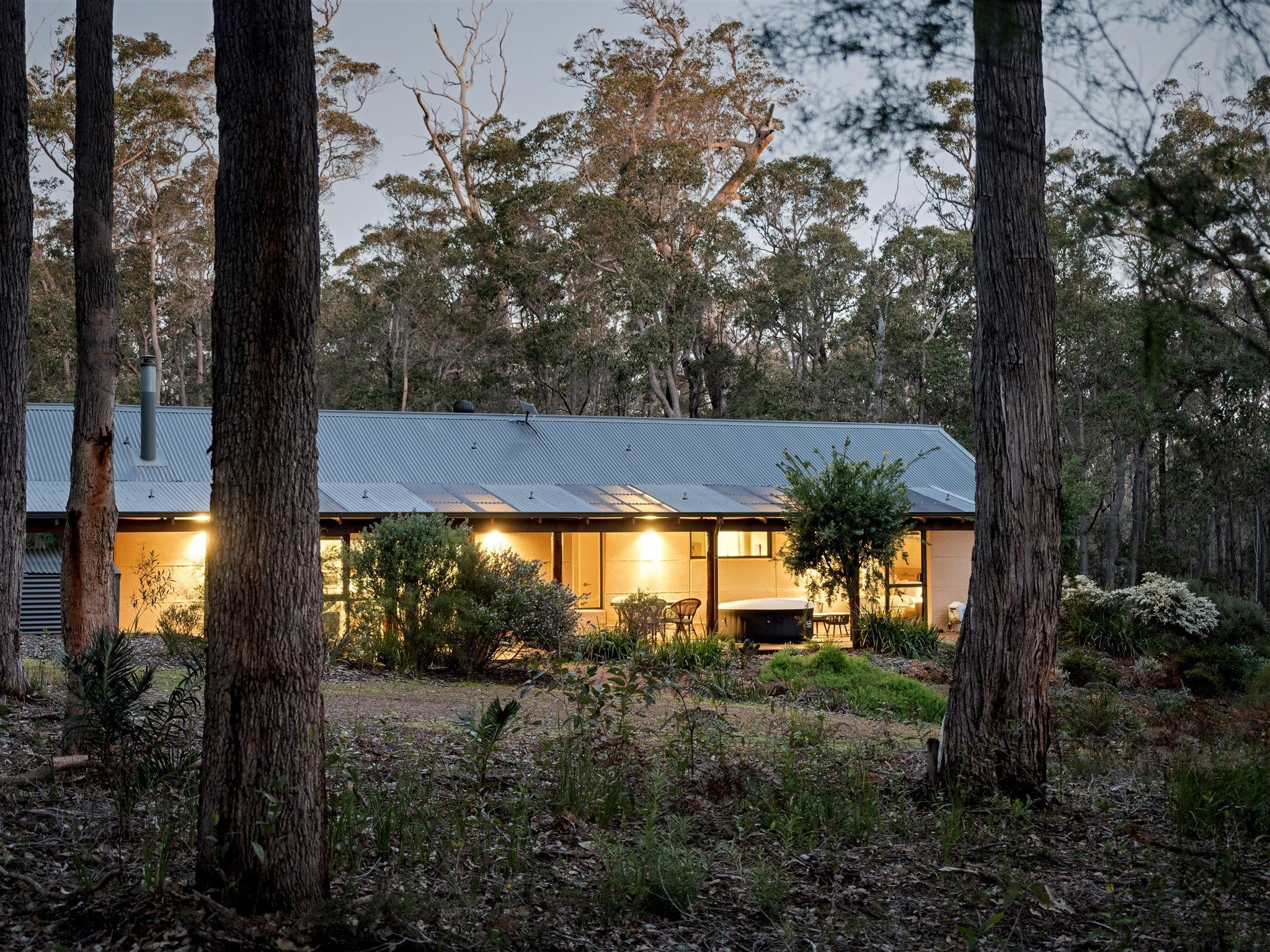 Jarrah Grove Forest Retreat outdoor bath