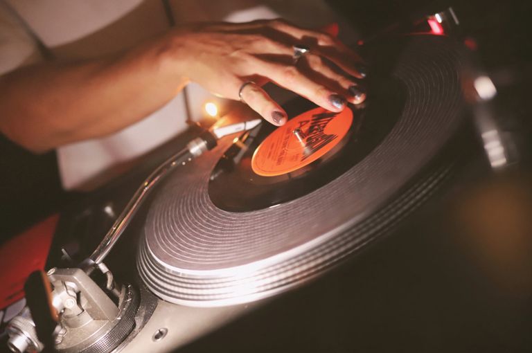 DJ