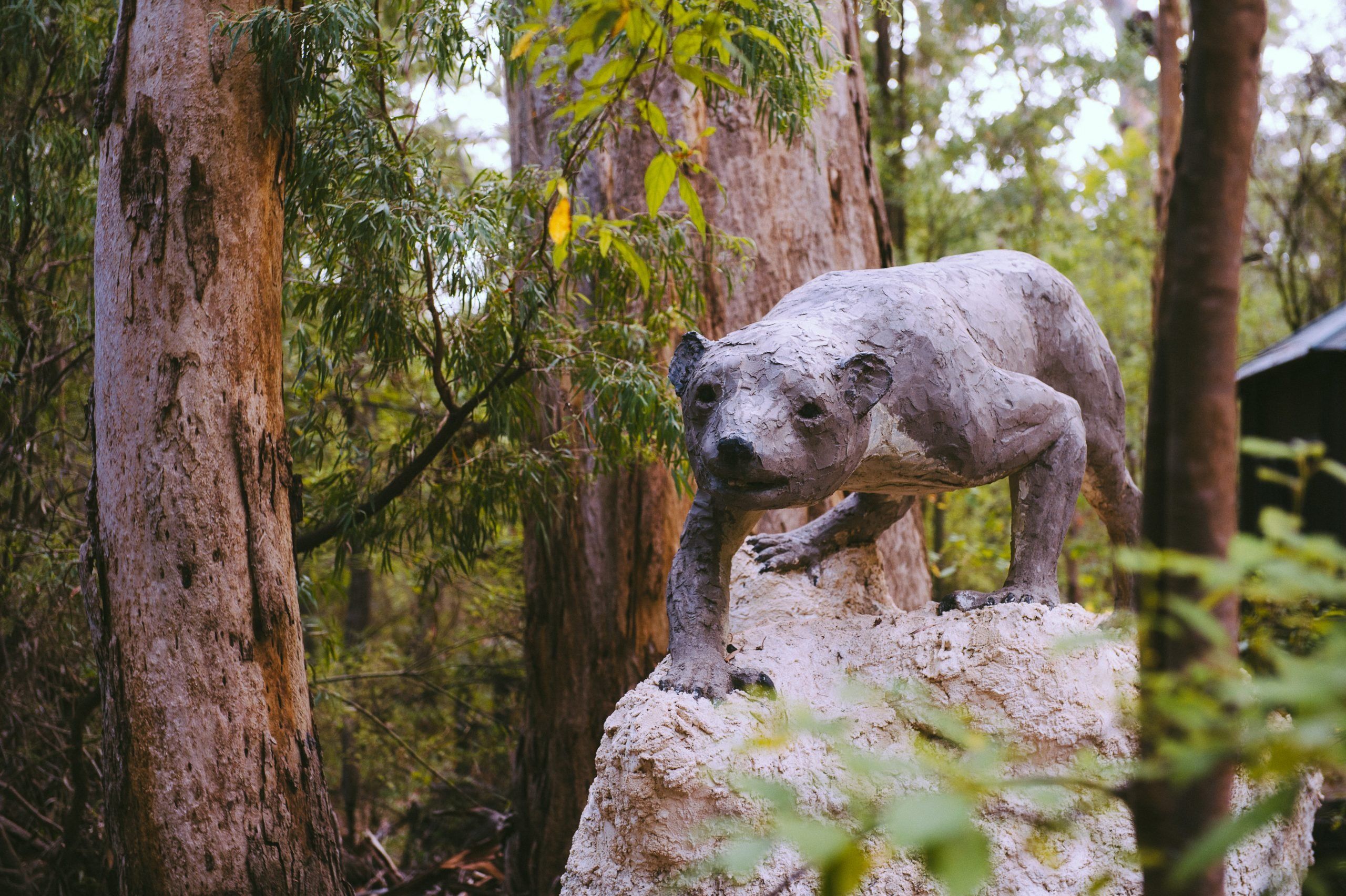 Mammoth Cave extinct marsupial lion statue